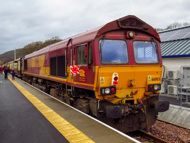 66003 Tweedbank 30/12/15: DBS Class 66 shed on the rear of the 1Z69 to Edinburgh,at platform 2 Photo of 66003 Tweedbank 30/12/15