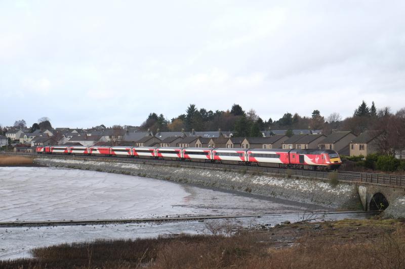 1A55 at Invergowrie Bay: 1A55 0910 Edinburgh to Aberdeen sweeps round Invergowrie Bay on 7th February 2016, 48 minutes late.
Fife engineering work caused diversion via Falkirk Grahamston, Stirling and Perth. Photo of 1A55 at Invergowrie Bay