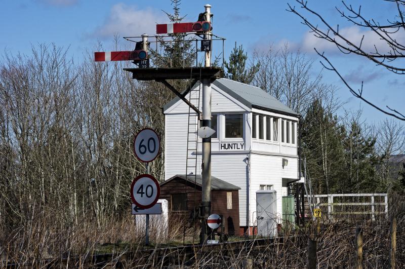 HUNTLY SIGNAL BOX 31.3.16.jpg: Photo of HUNTLY SIGNAL BOX 31.3.16.jpg