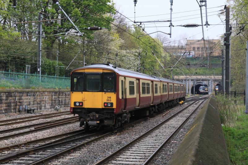 318253 on 5E20: 318253 on 5E20 12.15 Shields TMD to Doncaster West Yard in Princes St Gardens on 07/05/2016 Photo of 318253 on 5E20