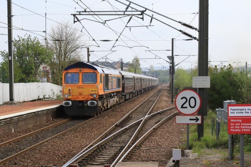 1H88: 66746 leading 66733 Dor on 1H88 05.45 Kilmarnock to Edinburgh The Royal Scotsman oassing through Slateford Station on 09/05/2016 Photo of 1H88