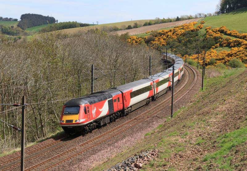 1E15 looking South at Houndwood: 43309 + 43308 on 1E15 09.52 Aberdeen to Kings Cross passing Houndwood on 14/05/2016 Photo of 1E15 looking South at Houndwood