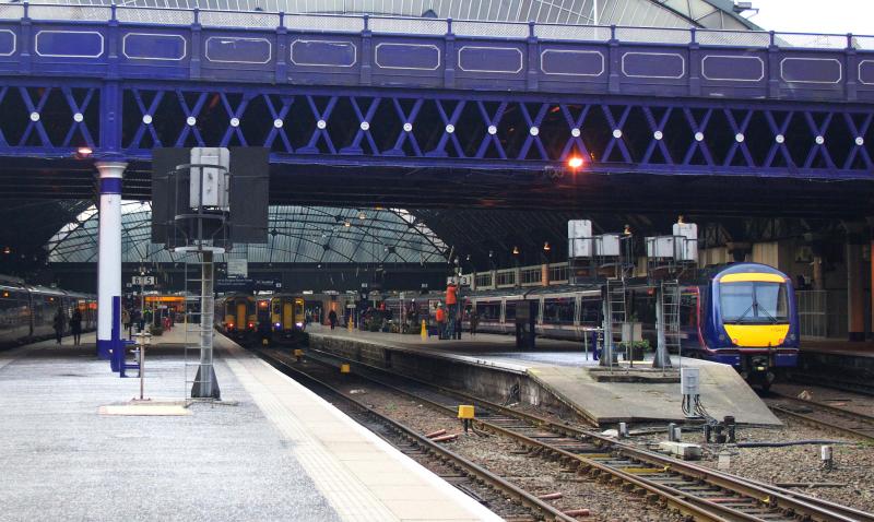 GLQ signals February 2016: Signalling at Queen Street High level platforms 5, 4 & 3 prior to improvement work. Photo of GLQ signals February 2016