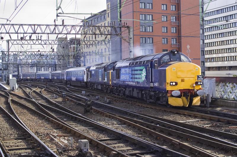 37423+37608: 37423+608 leaving Glasgow Central for Fort William 13/07/08 Photo of 37423+37608