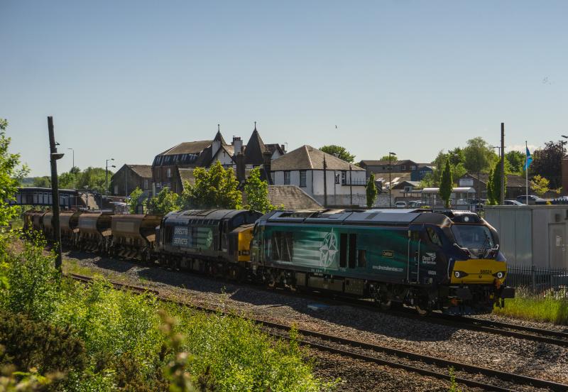 68024 & 37607 pass Larbert with 6K35 for Inverness. 1.6.16: 68024 & 37607 pass Larbert with 6K35 for Inverness. 1.6.16 Photo of 68024 & 37607 pass Larbert with 6K35 for Inverness. 1.6.16