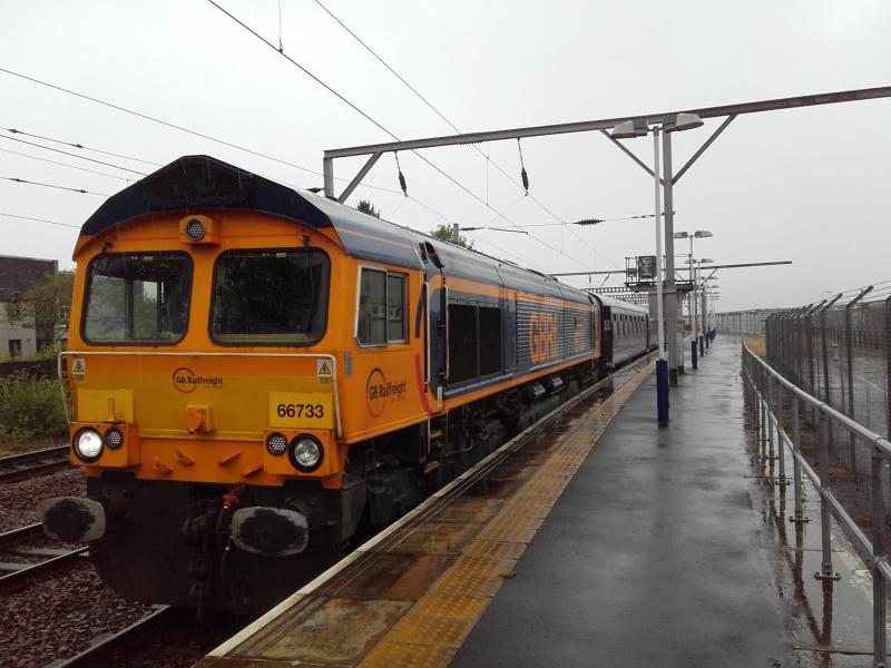 66733: 66733 about to leave Gourock with Royal Scotsman. 19/06/16 Photo of 66733
