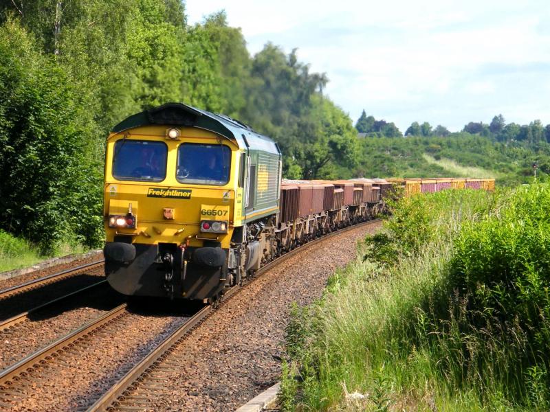 66507 @ Gleneagles - 26 June 2016: Heading south, at 10.52, the '6K33' Montrose to Carlisle freight, trailing a 1000 tonne load. Photo of 66507 @ Gleneagles - 26 June 2016