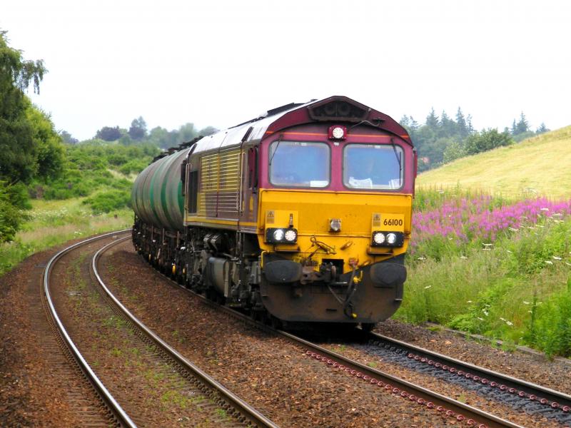 66100 & Lairg tanks @ Gleneagles - 16 July 2016: Trailing oil tanks, south, from Lairg to Mossend, at 13.51 and running 74 minutes early through track availability due to a Scot Rail strike Photo of 66100 & Lairg tanks @ Gleneagles - 16 July 2016