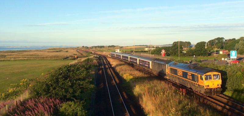 66705 73967 1A25 110816 Arbroath:
Aberdeen sleeper hauled by Shed & Ed combo Photo of 66705 73967 1A25 110816 Arbroath