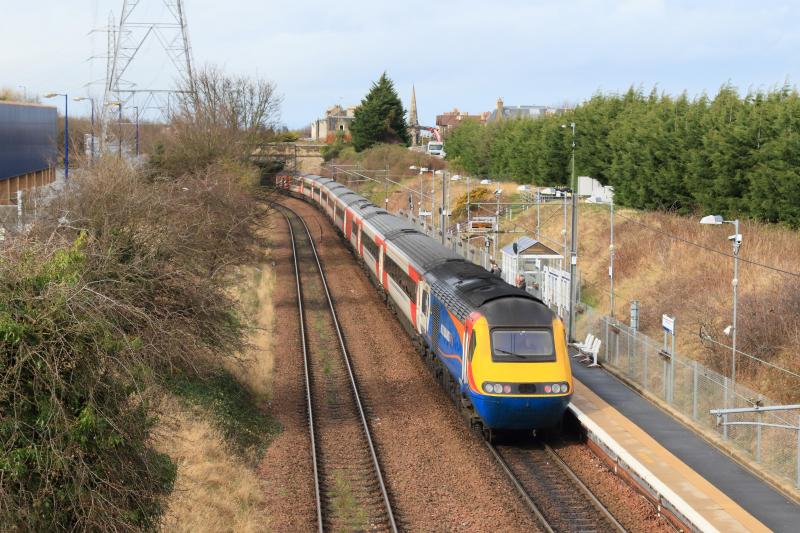 1Z40: 43082 on the rear of 1Z40 05.30 Kings Cross to Edinburgh passing Brunstane with 43300 leading on 18/03/2017 Photo of 1Z40