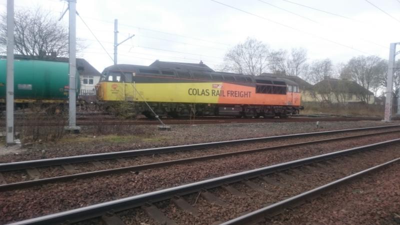 56302 Coatbridge Jcn: 56302 passing Coatbridge Jcn with a Prestwick - Grangemouth empty tanks service (06.04.17). Photo of 56302 Coatbridge Jcn