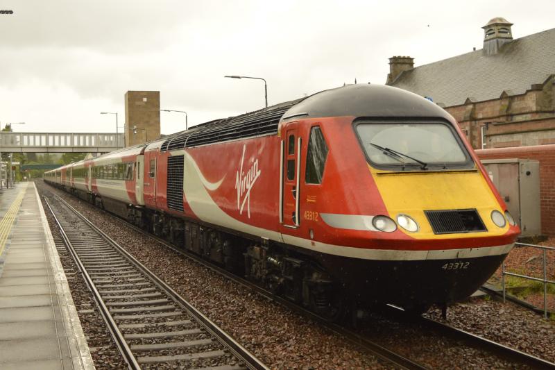 The Highland Chieftain: 1E17 09:40 Inverness - London Kings Cross arives into Dunblane Photo of The Highland Chieftain