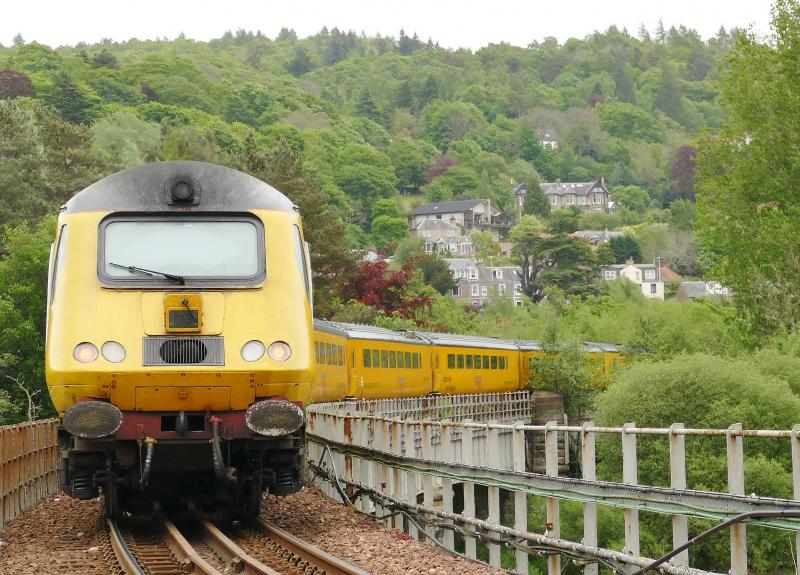 NR HST crossing the Tay Bridge at Perth : NR HST crossing the Tay Bridge at Perth and departing for Dundee Photo of NR HST crossing the Tay Bridge at Perth
