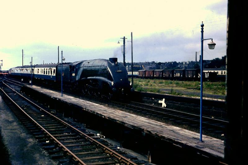 60009 Union of South Africa: Working a tour from Edinburgh, 60009 arrives at Dundee. 30/6/1973 Photo of 60009 Union of South Africa