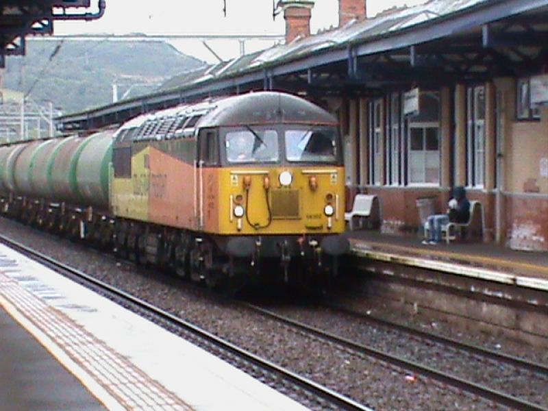 56302 Dumbarton Central: Arriving in platform 2 for a quick crew change, en route from Grangemouth to Fort William 06th August. Photo of 56302 Dumbarton Central