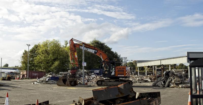 FORRES OLD STATION 21.10.17.jpg: ONLY THE STATION CANOPY REMAINS TO BE DEMOLISHED. Photo of FORRES OLD STATION 21.10.17.jpg