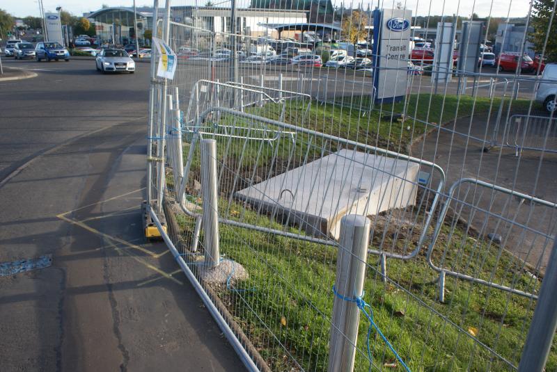Kerse Road, Stirling Ind Est. side footbridge end point: Kerse Road, Stirling Industrial Estate side temporary footbridge end point. 29.10.17. Photo of Kerse Road, Stirling Ind Est. side footbridge end point