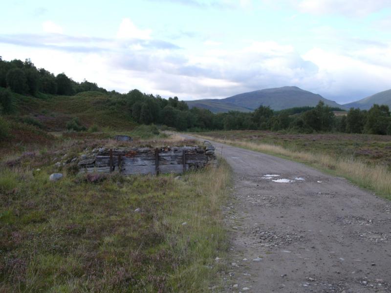 Fersit loading bank: Fersit loading bank on the Upper Works Railway of British Aluminium Fort William Photo of Fersit loading bank