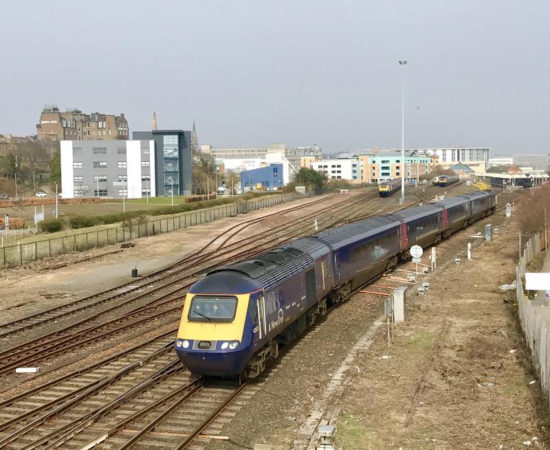 43021 43132 5T04 150418 Dundee : Photo of 43021 43132 5T04 150418 Dundee