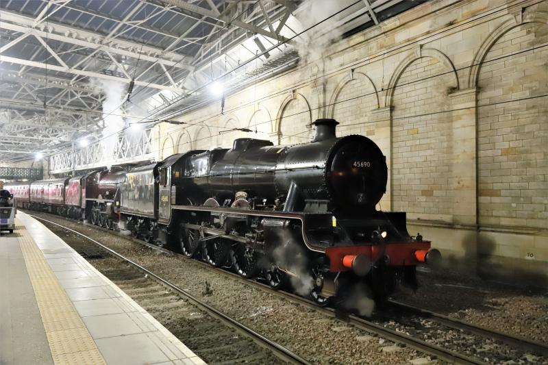 1Z67: 45690 + 45699 at Plat 1 Waverley on 1Z67 17.19 Carlisle to Edinburgh on 20/04/2018 Photo of 1Z67