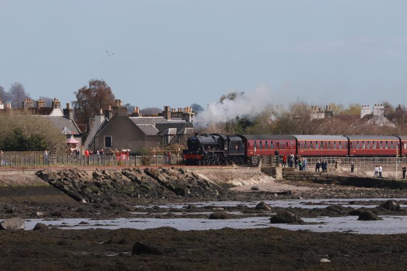 1Z29: 45690 Leander on 1Z29 09.56 Linlithgow to Linlithgow via Fife Circle passing Culross on 21/04/2018. This crossing would appear to be the only one officially open. Photo of 1Z29