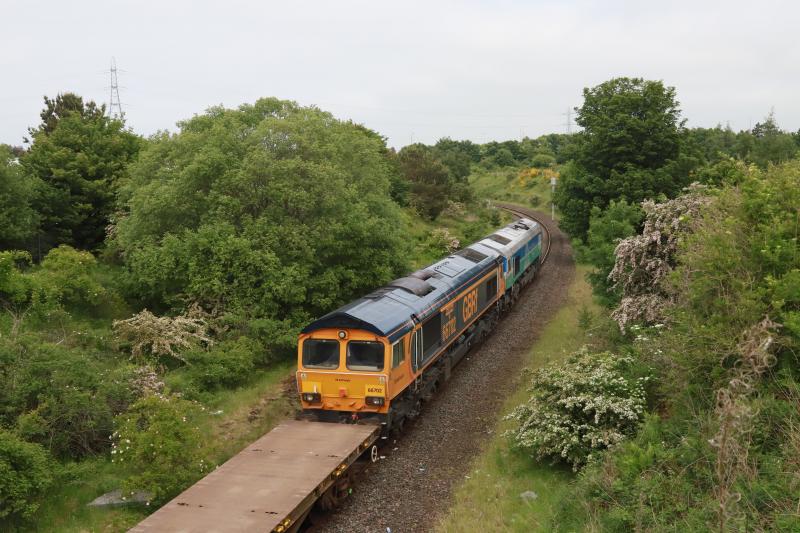 6S50: 66711 + 66702 on 6S50 12.16 Carlisle to Millerhill at Niddrie West Jct reversing towards the Jct on 04/06/2018 Photo of 6S50