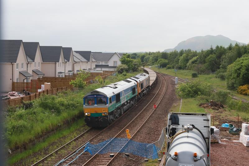 6S50: 66711 + 66702 on 6S50 12.16 Carlisle to Millerhill at Niddrie West Jct running wrong line on 04/06/2018 Photo of 6S50