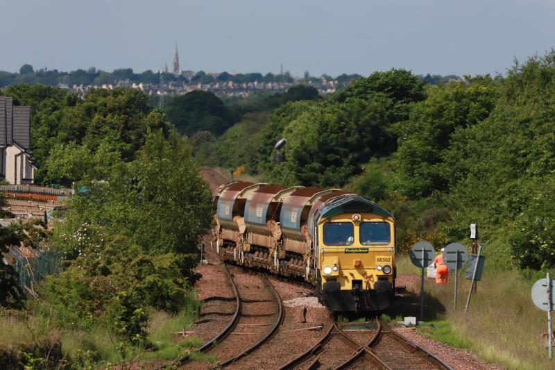 6K28: 66562 on 6K28 05.20 Montrose to Millerhill reversing towards Niddrie West Jct, the man in the orange jacket checking progress at the rear on 08/06/2018 Photo of 6K28