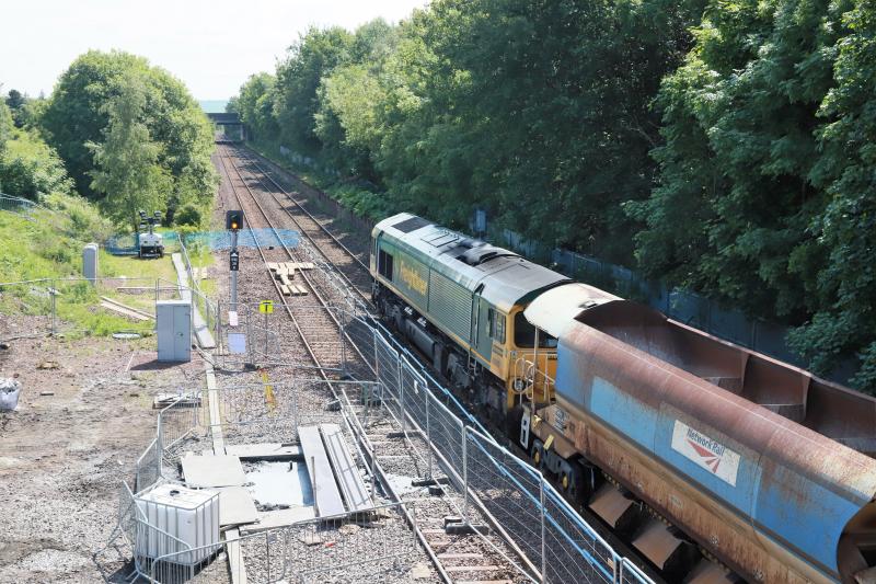 6K28: 66562 on 6K28 05.20 Montrose to Millerhill running towards Niddrie South Jct past the site of the old mineshaft on 08/06/2018 Photo of 6K28