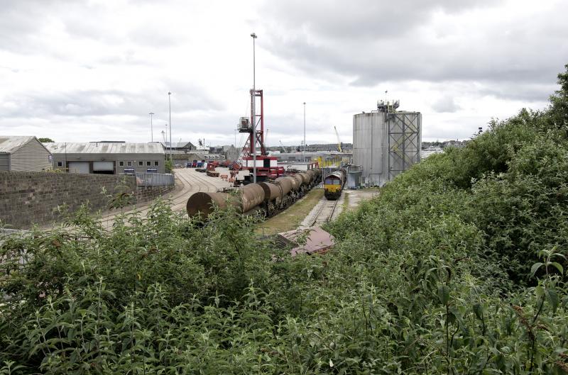 WATERLOO EMPTY TANKS (7).jpg: HOW TO HIDE A LOCO AT WATERLOO Photo of WATERLOO EMPTY TANKS (7).jpg