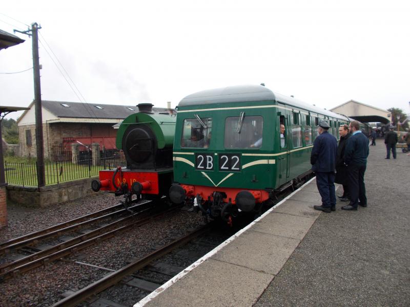 Swindon DMU ready to go.: The DMU set prepares to depart for Manuel on the final train of Saturday 2 Sept 2018, during the B&KR's 1950's day. Photo of Swindon DMU ready to go.