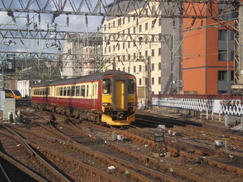 156431 - Glasgow Central: 156431 leaves Glasgow Central on the 17th August 2008. Photo of 156431 - Glasgow Central