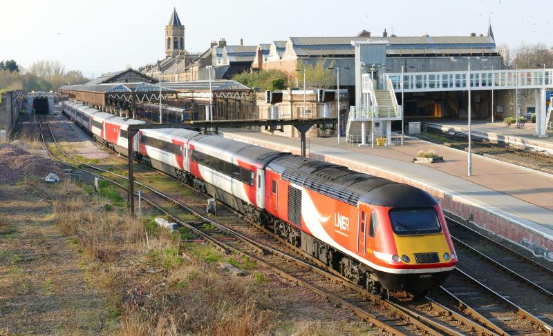 1S16 London to Inverness arrives in Pl. 7 at Perth...11-4-19.: Note the cut back vegetation on the left of the HST. Photo of 1S16 London to Inverness arrives in Pl. 7 at Perth...11-4-19.