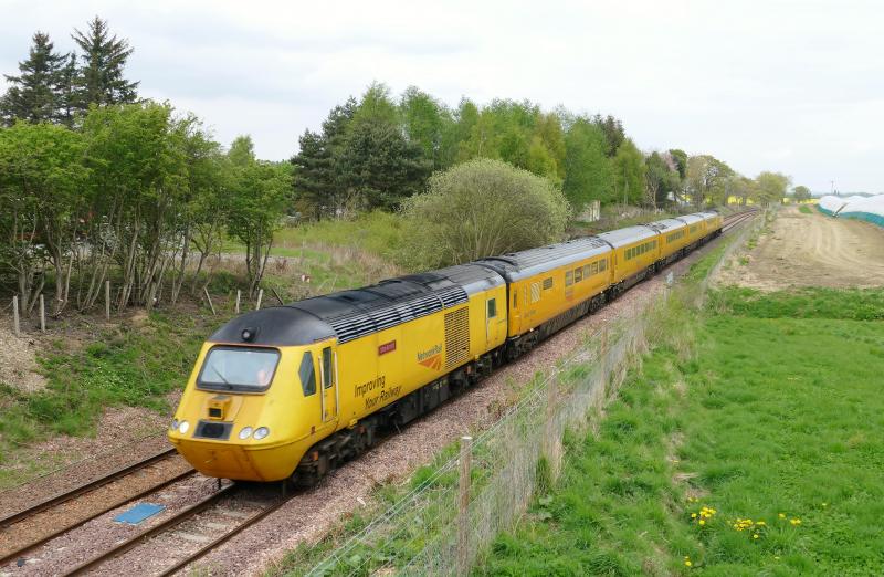 1Q26 Network Rail HST At Ross Bridge, Glendoick...30-4-19: About to make its monthly visit to Perth as it nears Glencarse Photo of 1Q26 Network Rail HST At Ross Bridge, Glendoick...30-4-19