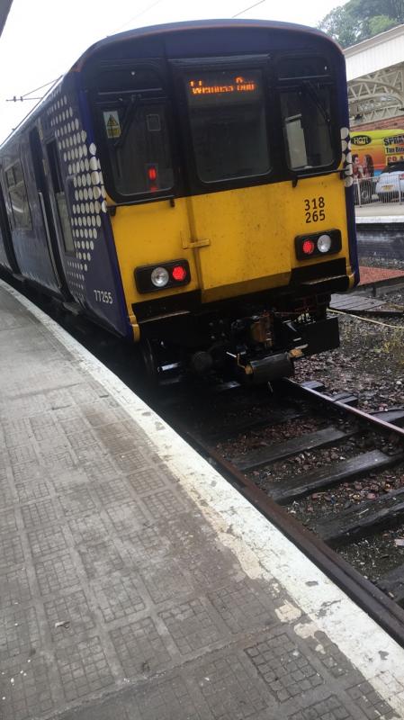 318265: 318265 at Wemyss Bay 25/5/19 Photo of 318265