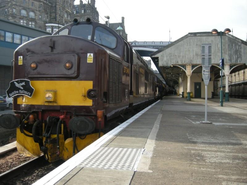 Settle for Edinburgh: Here WCRC 37248 is seen at Edinburgh Waverley just after arriving with 37714 on 1Z56 0600 Sheffield - Edinburgh Photo of Settle for Edinburgh