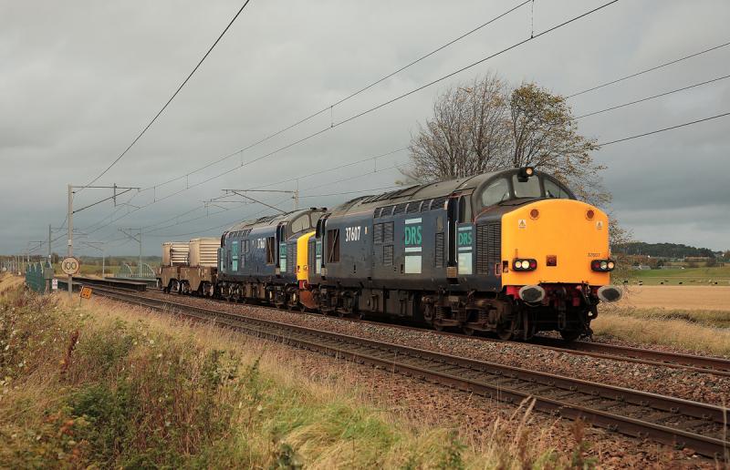 37607/667 @ Float: Photo of 37607/667 @ Float