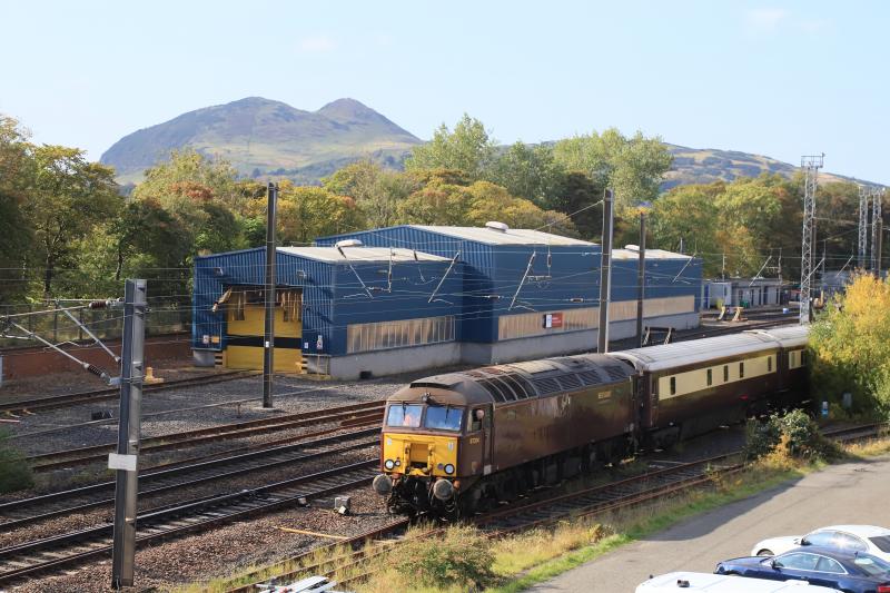5Z31: 57314 leading the ecs of the Northern Belle from Manchester onto the Joppa Straight at Portobello on 02/10/2020 Photo of 5Z31