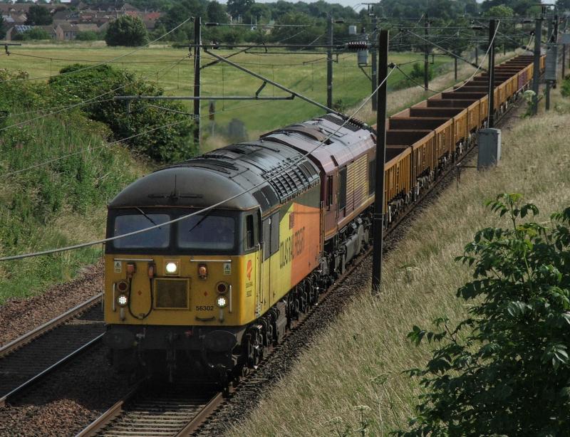 56302: 56302 leads a Dbs shed on 6S31 Doncaster-Millerhill Photo of 56302