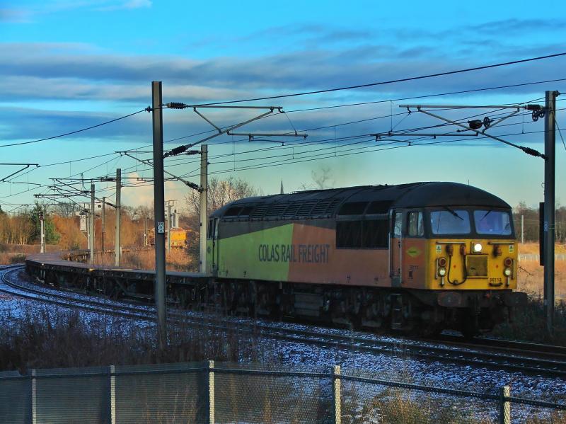 56113: 56113 with 6S31 Doncaster-Millerhill Photo of 56113