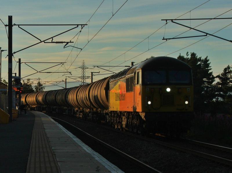 56302: 56302 with 6M80 Grangemouth-Sinfin Photo of 56302