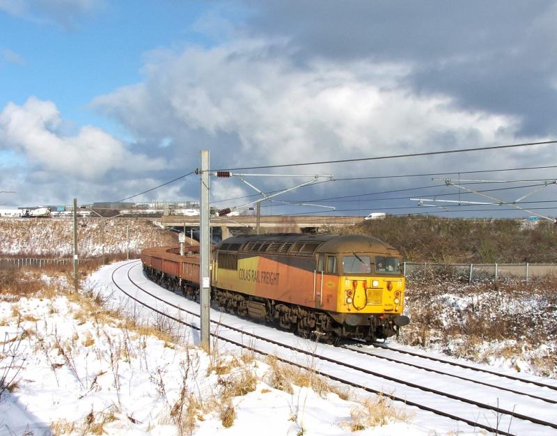 56105: 56105 with 6S31 Doncaster-Millerhill Photo of 56105