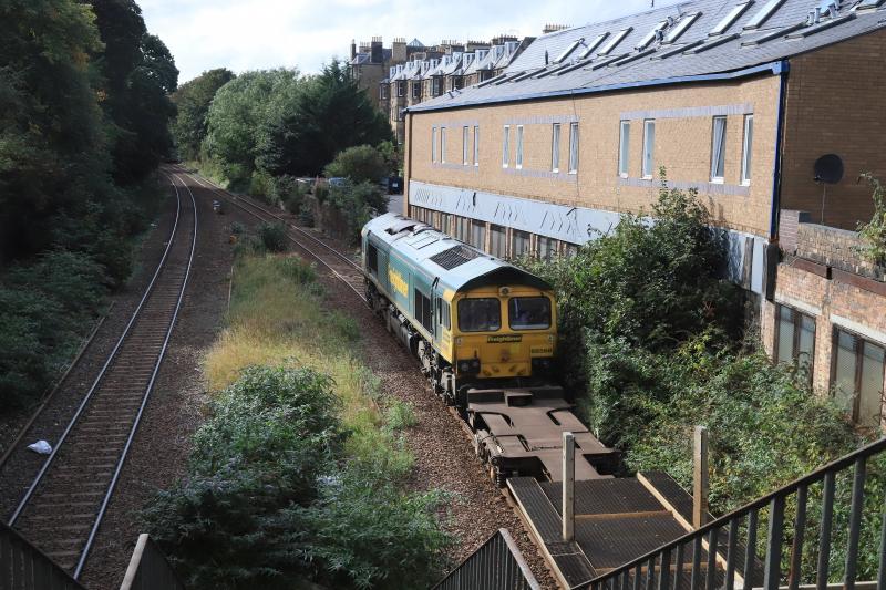 6K15 Photo 2: 66568 on the rear with 66541 on 6K15 09.35 Millburn Jct to Millerhill S.S. passing the site of Newington Station on 26/09/2021 Photo of 6K15 Photo 2