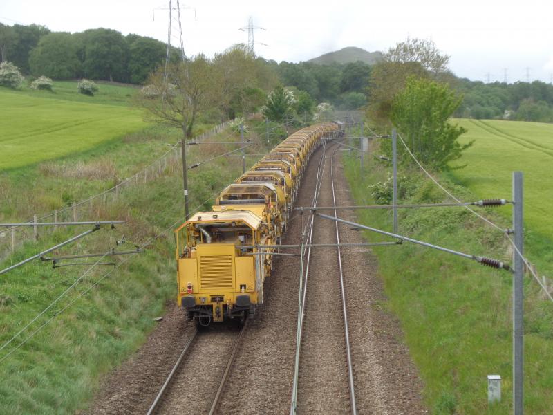 66139 going away : To Midcalder Jn Photo of 66139 going away