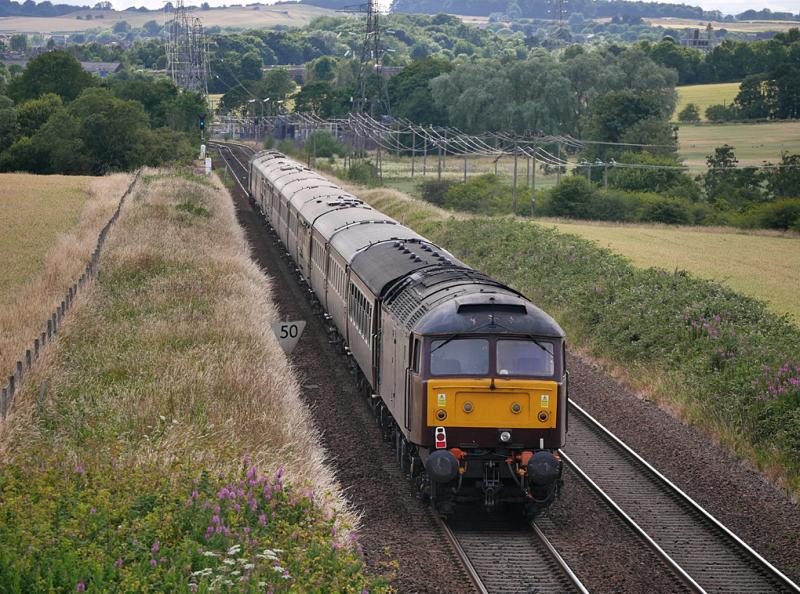 Inverkeithing Belle: 47826 brings up the rear of the 'Northern Belle', returning from Dundee to Darlington on 14 July 2022. 57314 is leading towards Inverkeithing East Junction. Photo of Inverkeithing Belle