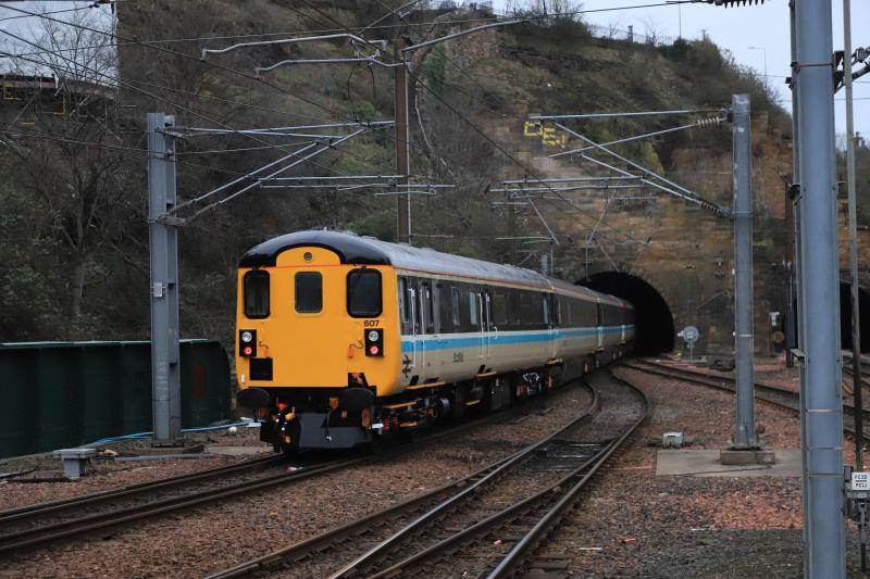 1Z18: DBSO 9707 on the rear with 47712 on 1Z18 16.15 Edinburgh to Crewe entering Calton Tunnel North on 26/02/2023 Photo of 1Z18
