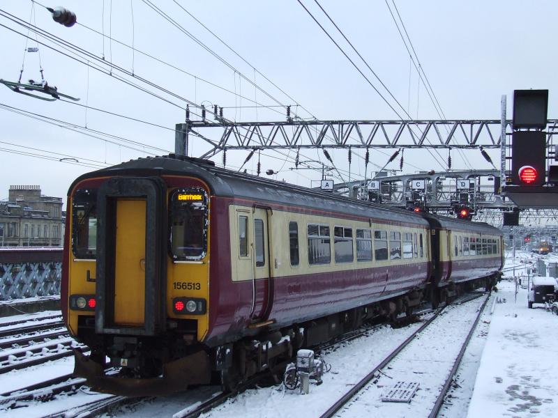 156513 In The Snow: 156513 at signal at Glasgow Central on 9th February 2009 Photo of 156513 In The Snow