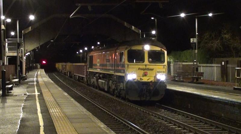 Freightliner 66419 6K06 21:41 Lenzie to Carlisle N.Y.: 6K06 21:41 Lenzie to Carlisle N.Y. Freightliner 66419. 27th December 2023.
Photo of Freightliner 66419 6K06 21:41 Lenzie to Carlisle N.Y.