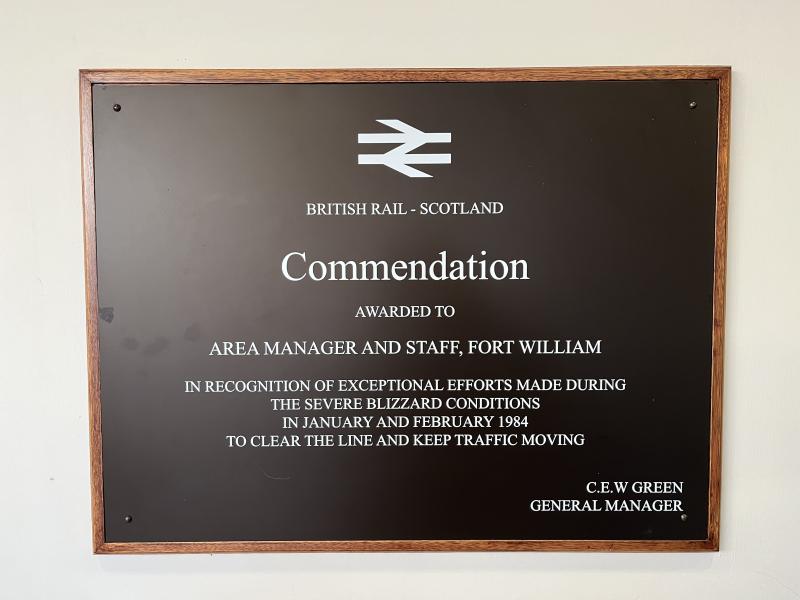 1984 - Plaque at Fort William Station : Although 40 years ago does not personally seem that long ago it does seem a lot has changed since 1984 with regard to how we react to winter snow! Photo of 1984 - Plaque at Fort William Station