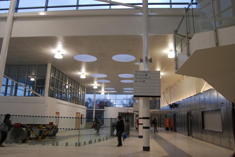 Partick Station looking towards The Subway Side: Inside the new Station Looking towards the Subway side of the station Photo of Partick Station looking towards The Subway Side